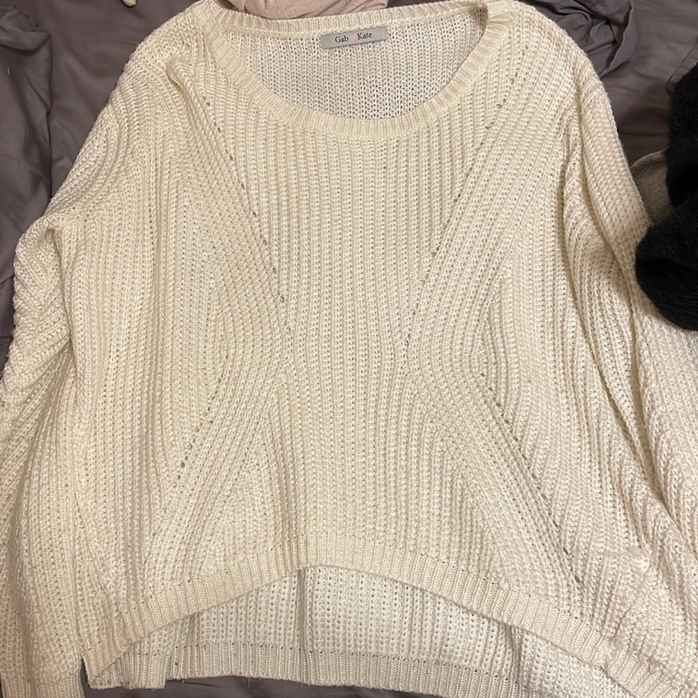 HIGH LOW COMFY WHITE SWEATER